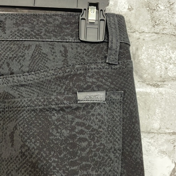 Joe’s The Icon Mid Rise Skinny Ankle in Black Snake Print - Picture 4 of 7